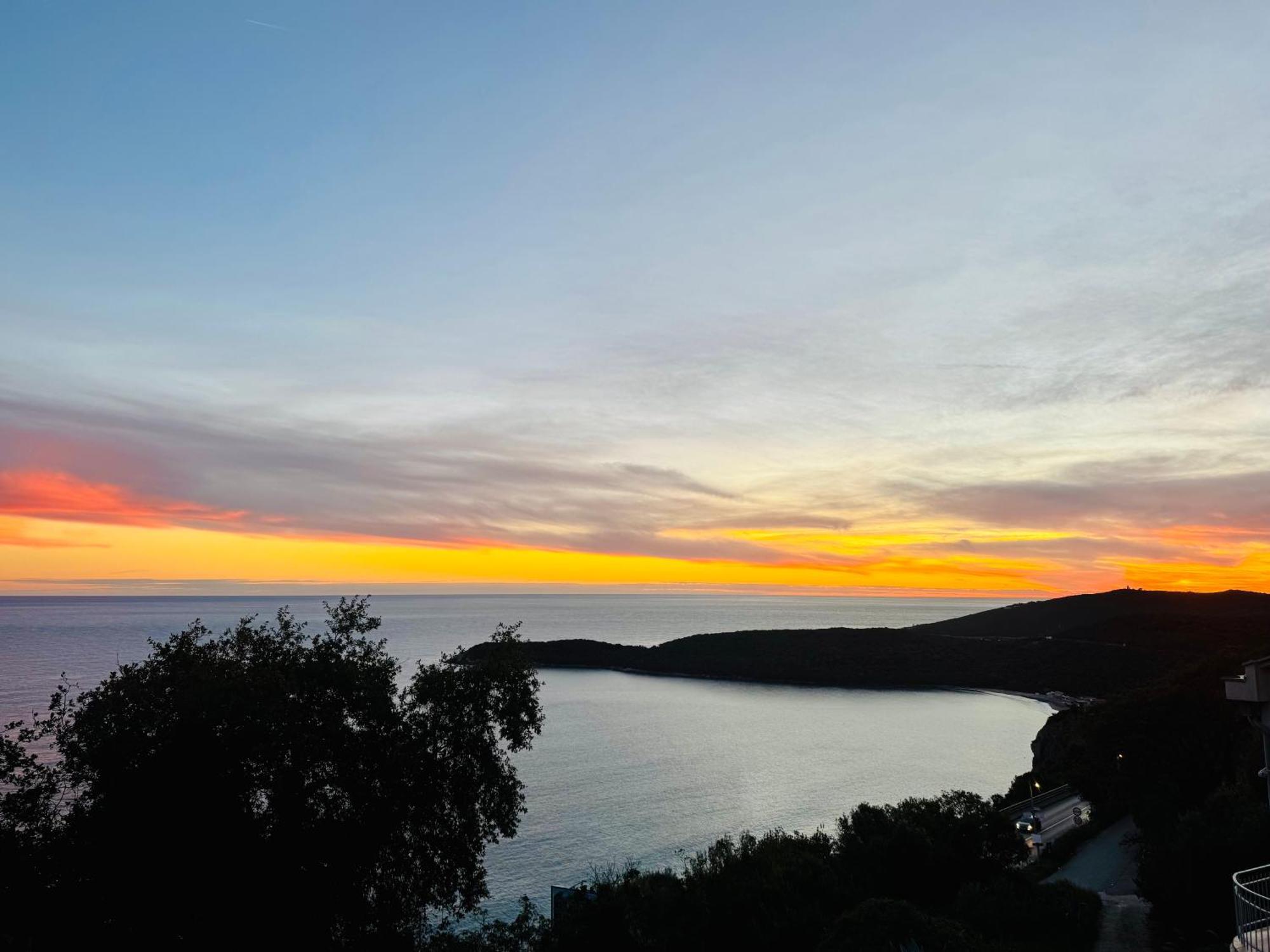 Budva Felix Suites Eksteriør bilde
