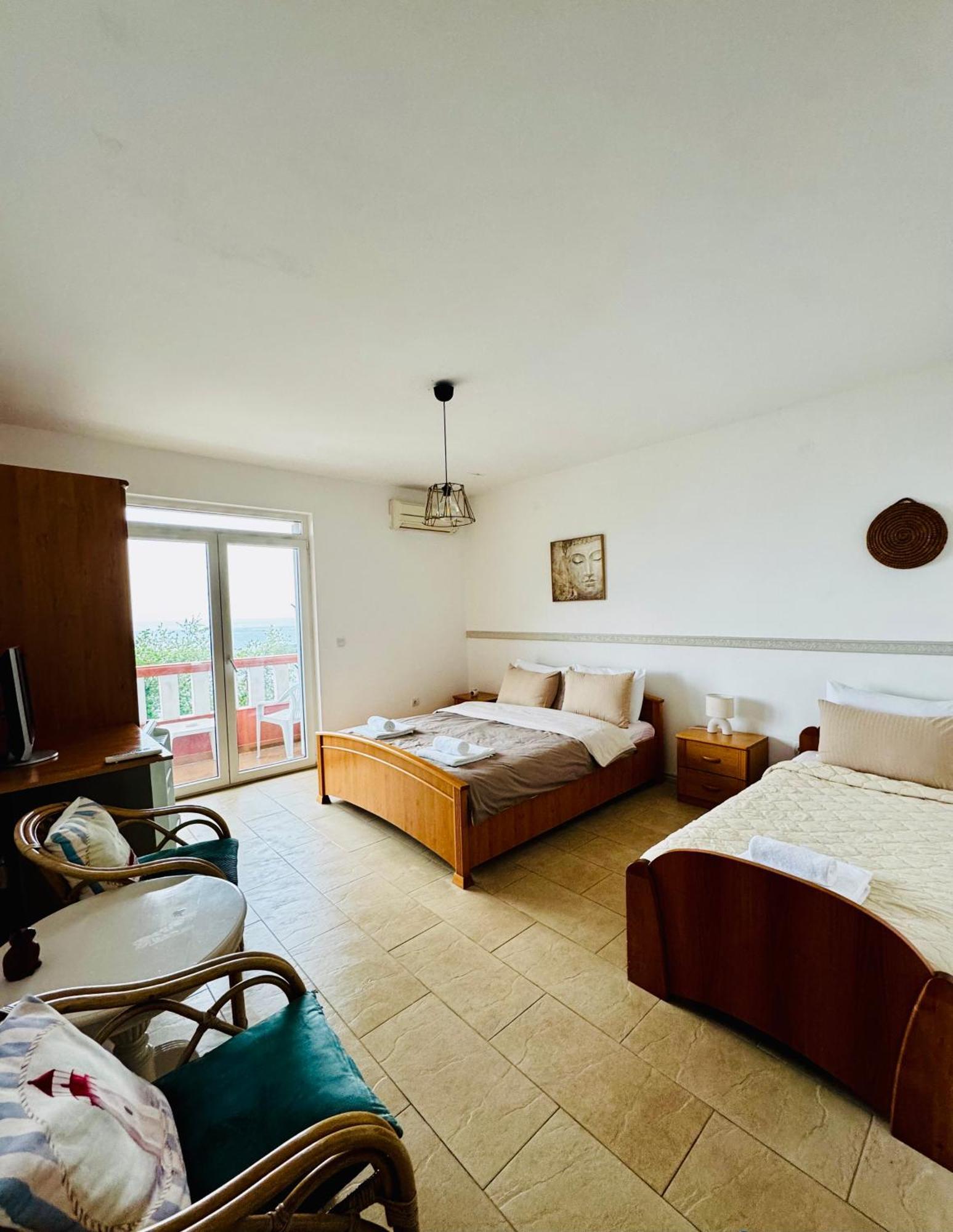 Budva Felix Suites Eksteriør bilde
